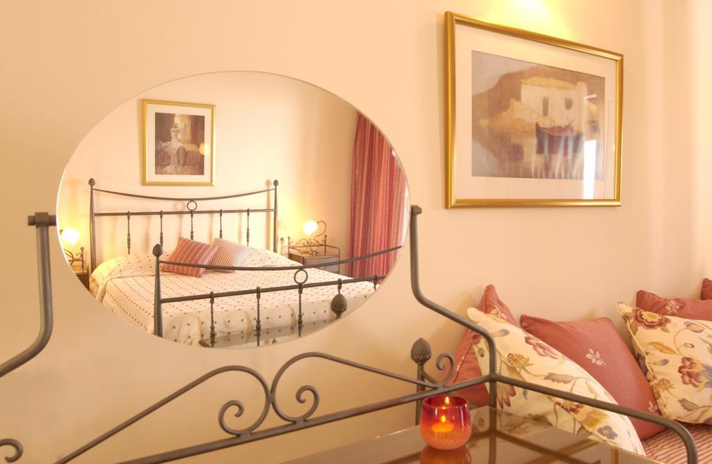 Marilena Hotell Ypsos Rum bild